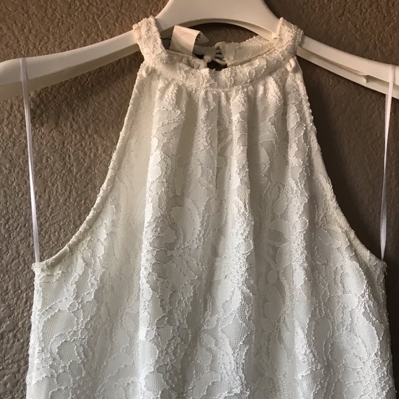 While lace dress - Picture 3 of 7